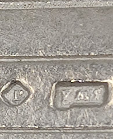 1029809